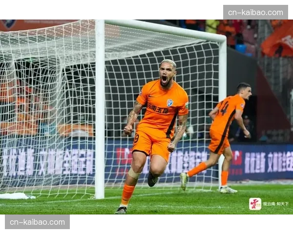 争议判罚：瓦伦西亚进球因越位在先被VAR取消，主队球员激烈抗议